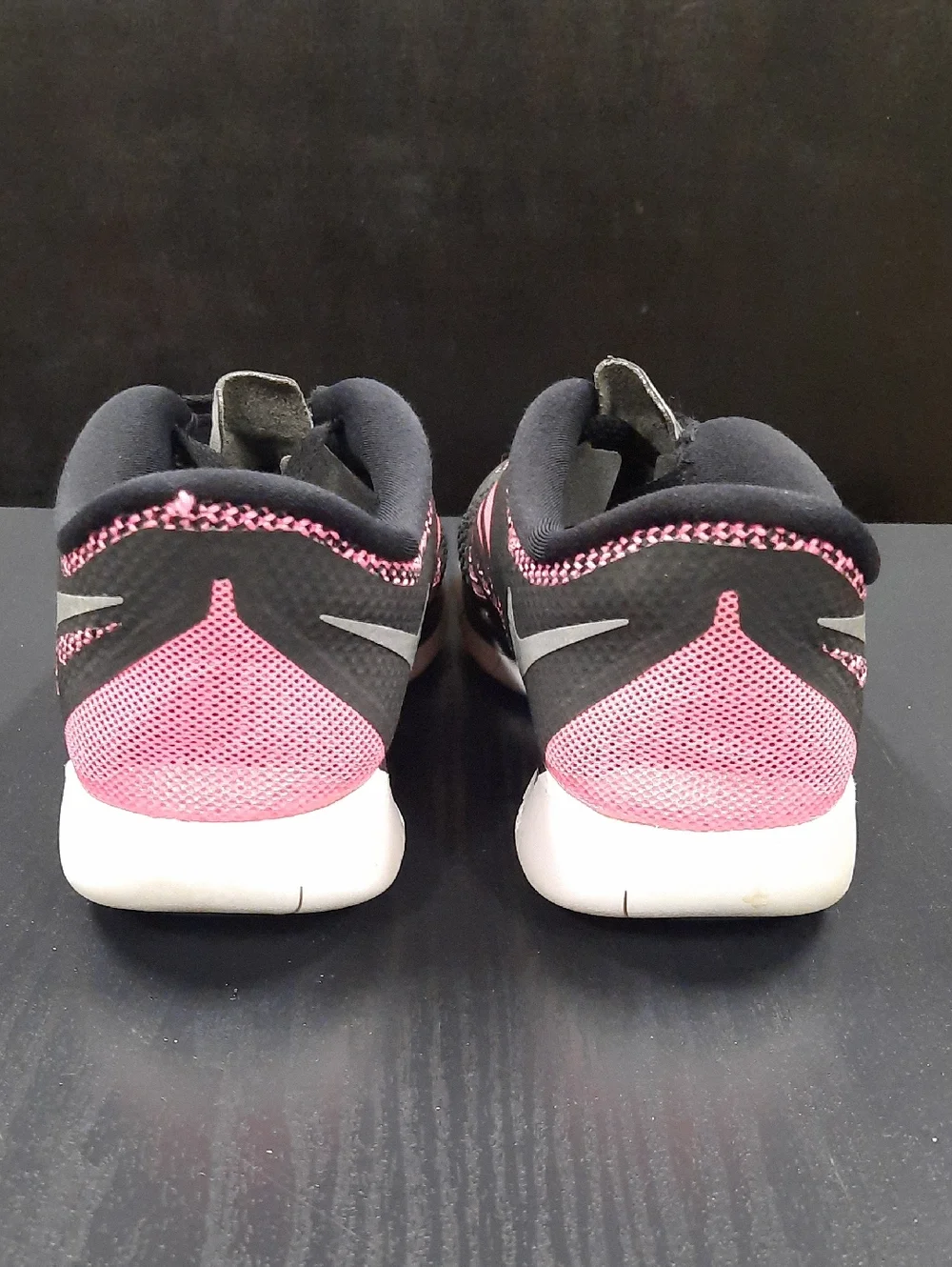 Nike Free Run 5.0 Running Shoes Girls Size 7Y Black Pink Athletic Sneakers